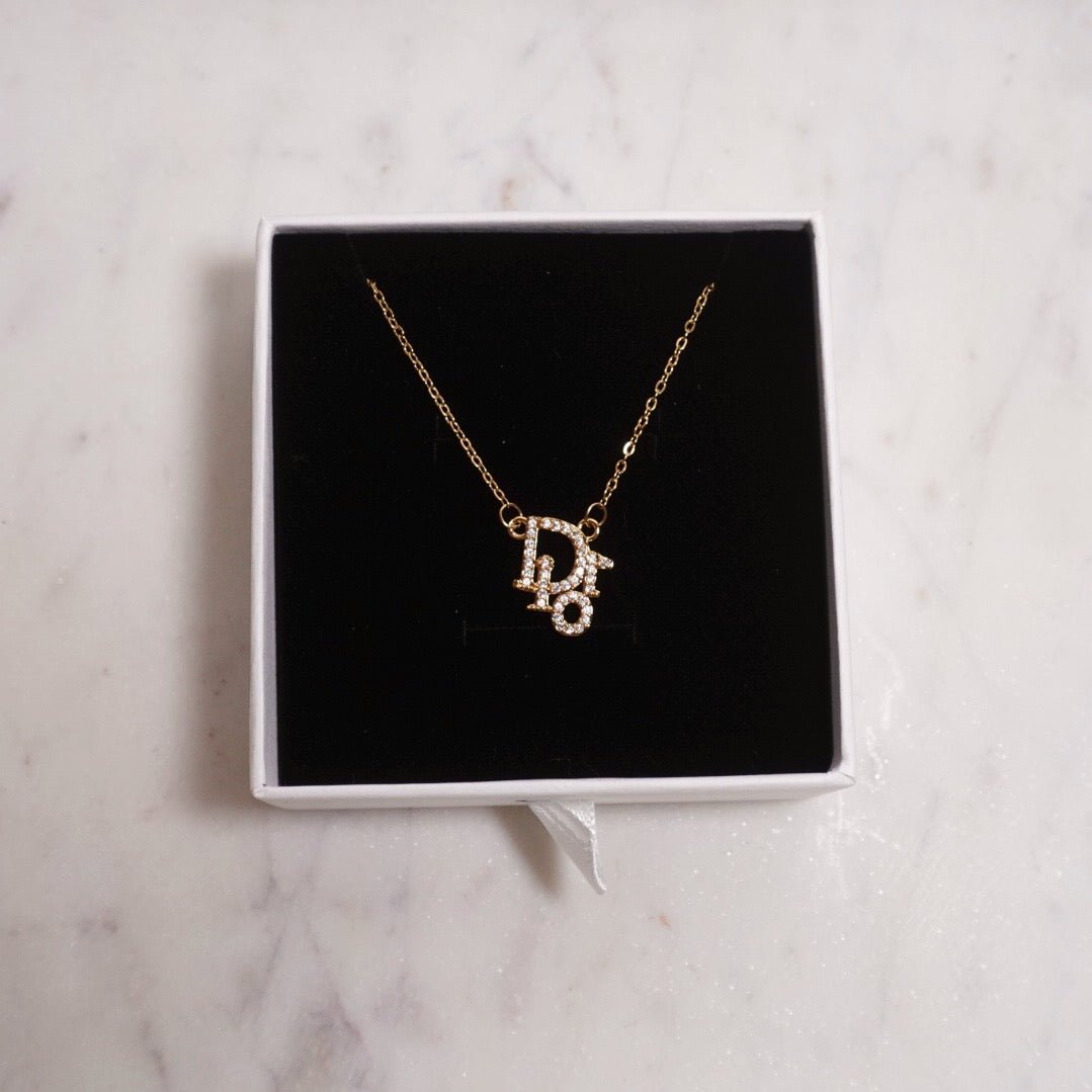 Adore U necklace